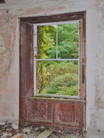 Ballysakeery Glebe House, Mullafarry, Mayo 09 - Dining Room Window